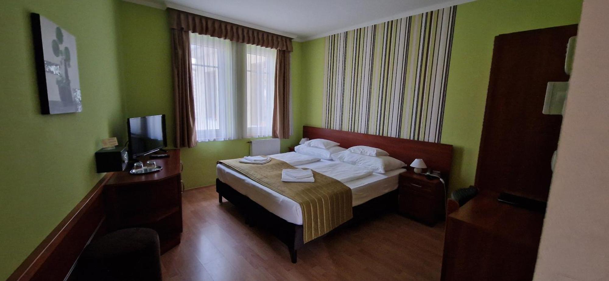 Fertőd Hotel Patonai מראה חיצוני תמונה
