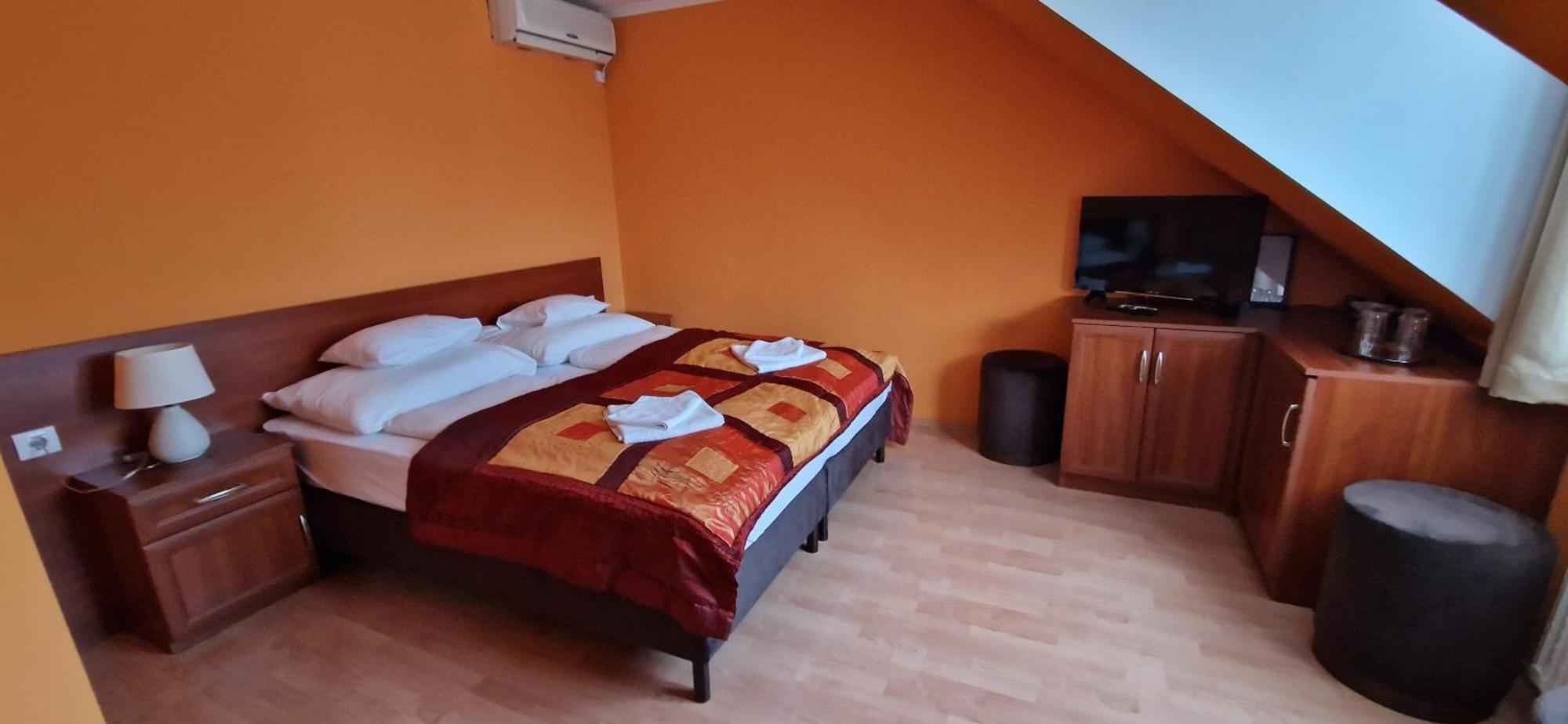 Fertőd Hotel Patonai מראה חיצוני תמונה