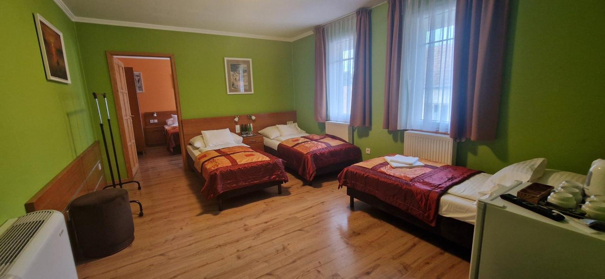 Fertőd Hotel Patonai מראה חיצוני תמונה